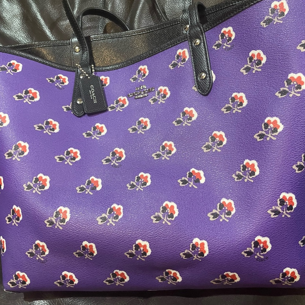 🤩Coach purple Bramble Rose & Black large reversible city tote